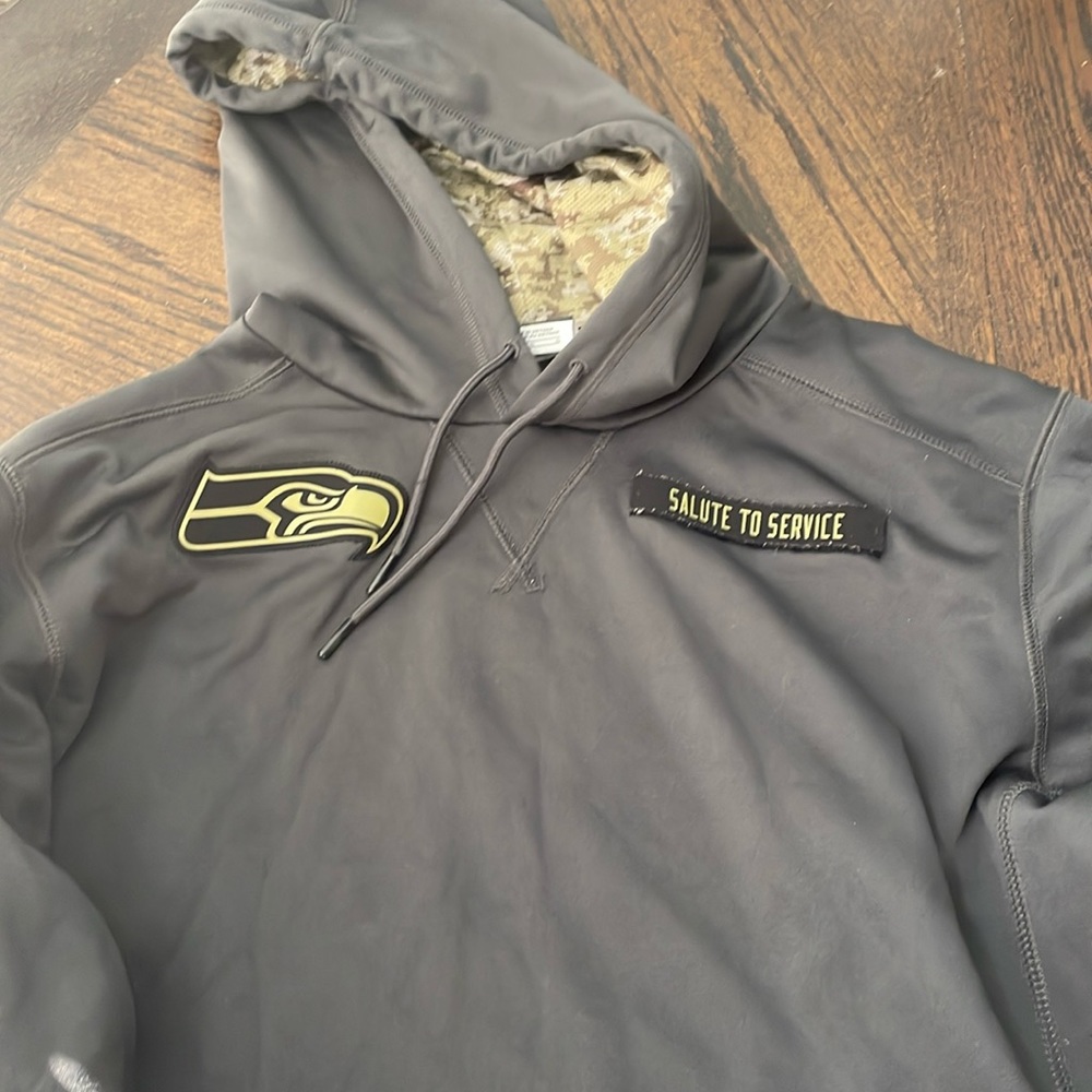 Seattle Seahawks Salute to Service hoodie size large